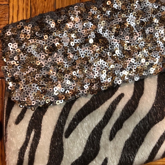 Expression Clutch - Picture 3 of 7